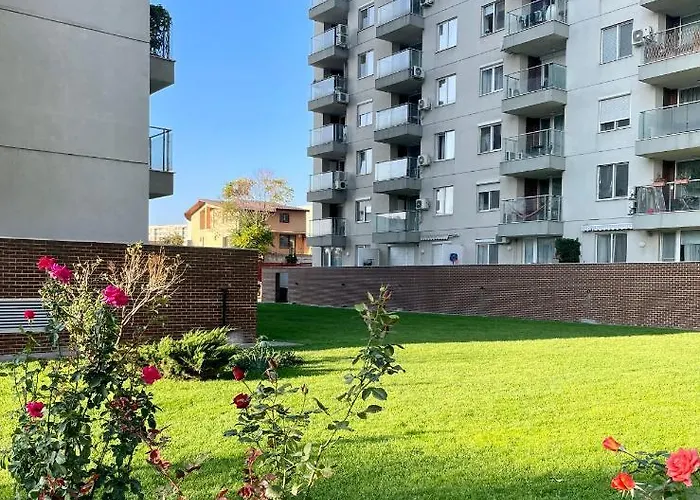 Wood Story - Modern 1Br Apt Near City Center With Parking