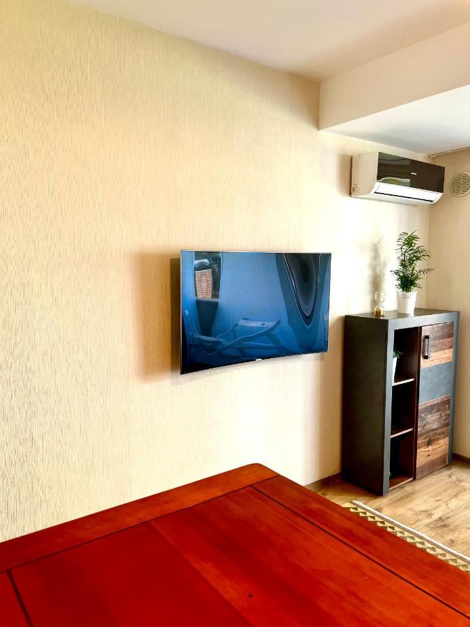 Apartment Wood Story - Modern 1br Near Center With Parking