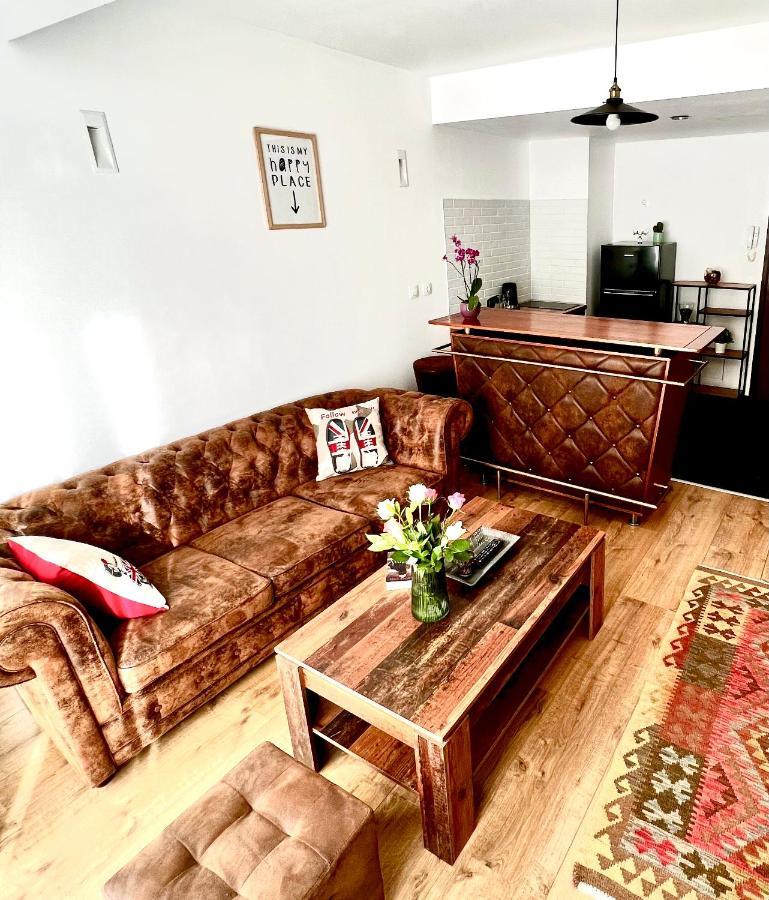 Wood Story - Modern 1br Near Center With Parking *