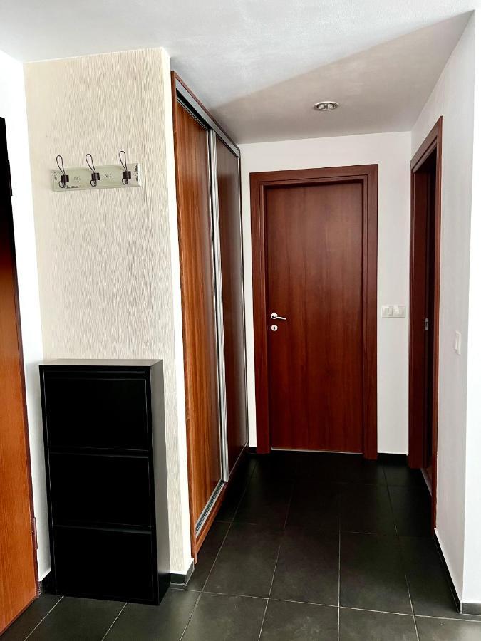 Wood Story - Modern 1br Near Center With Parking Apartment *