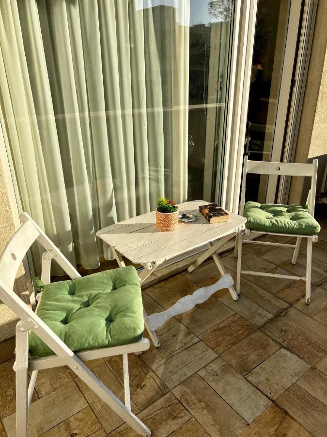 Apartment Wood Story - Modern 1br Near Center With Parking *