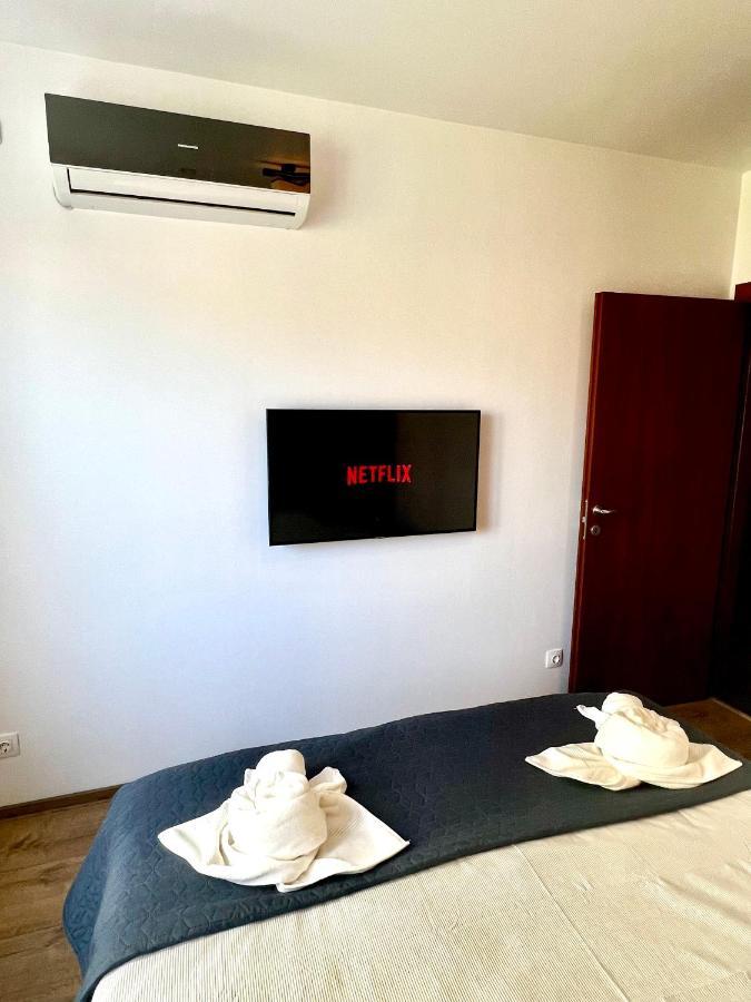 Apartment Wood Story - Modern 1br Near Center With Parking Bukarest